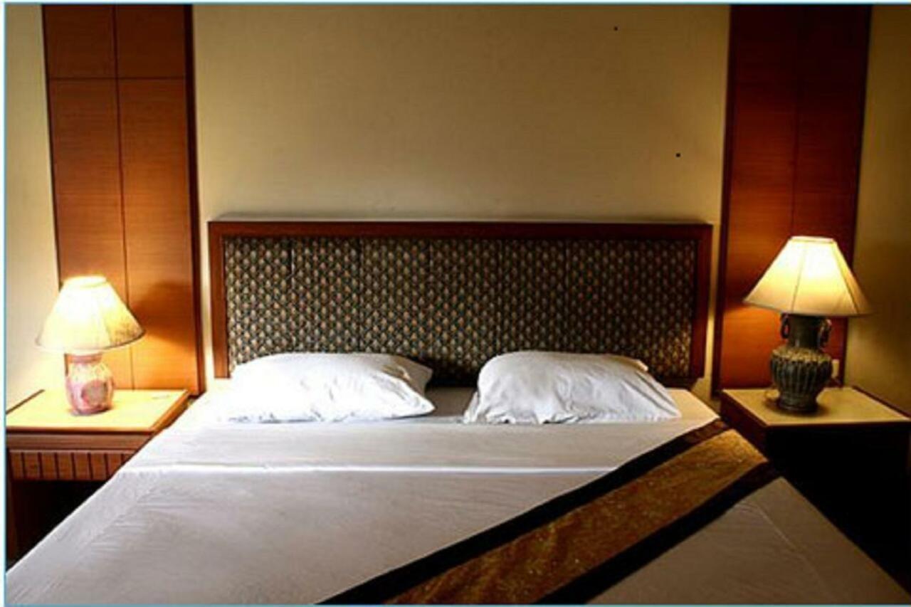King Royal Garden Inn Bangkok Exterior photo