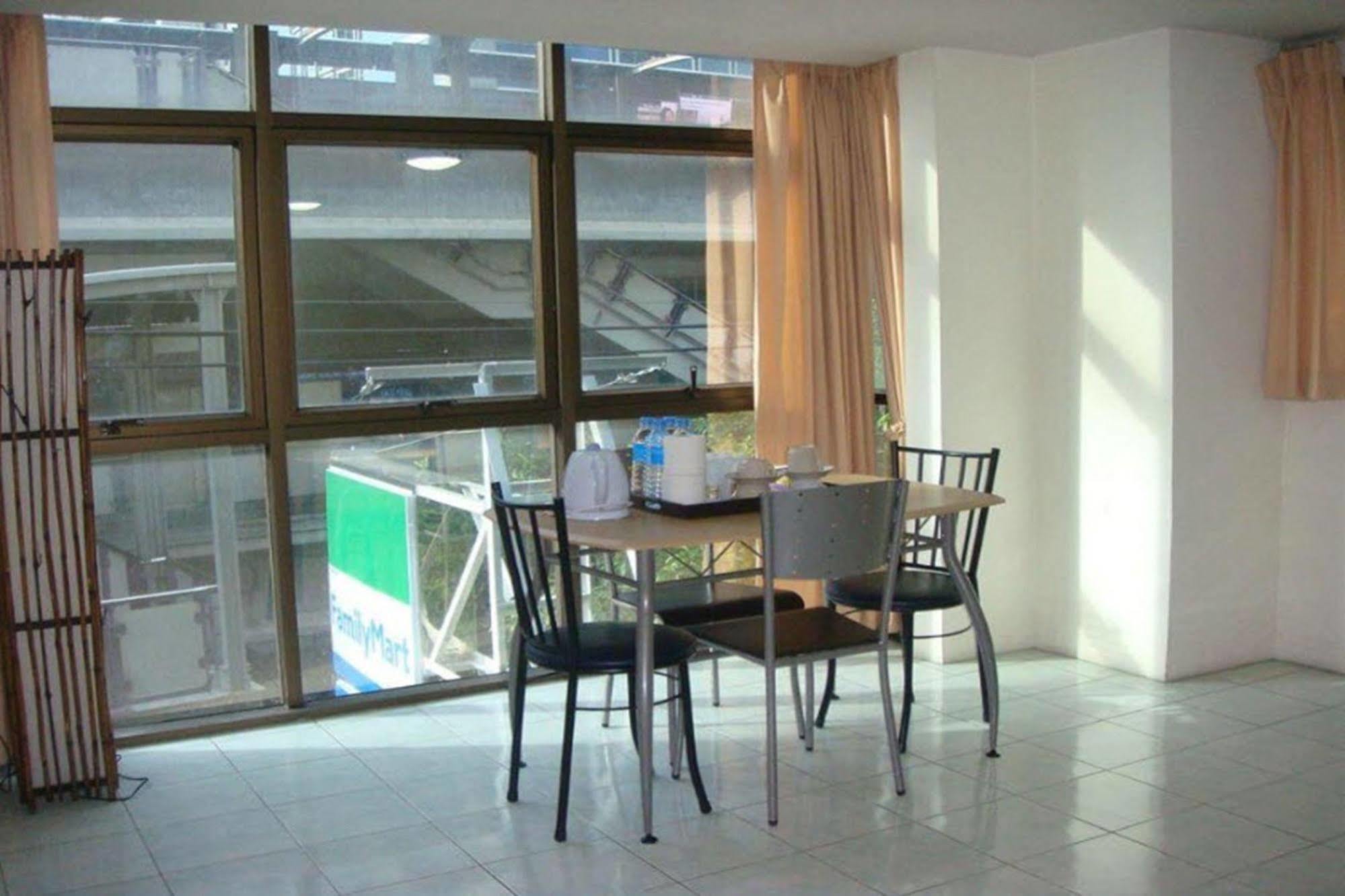 King Royal Garden Inn Bangkok Exterior photo