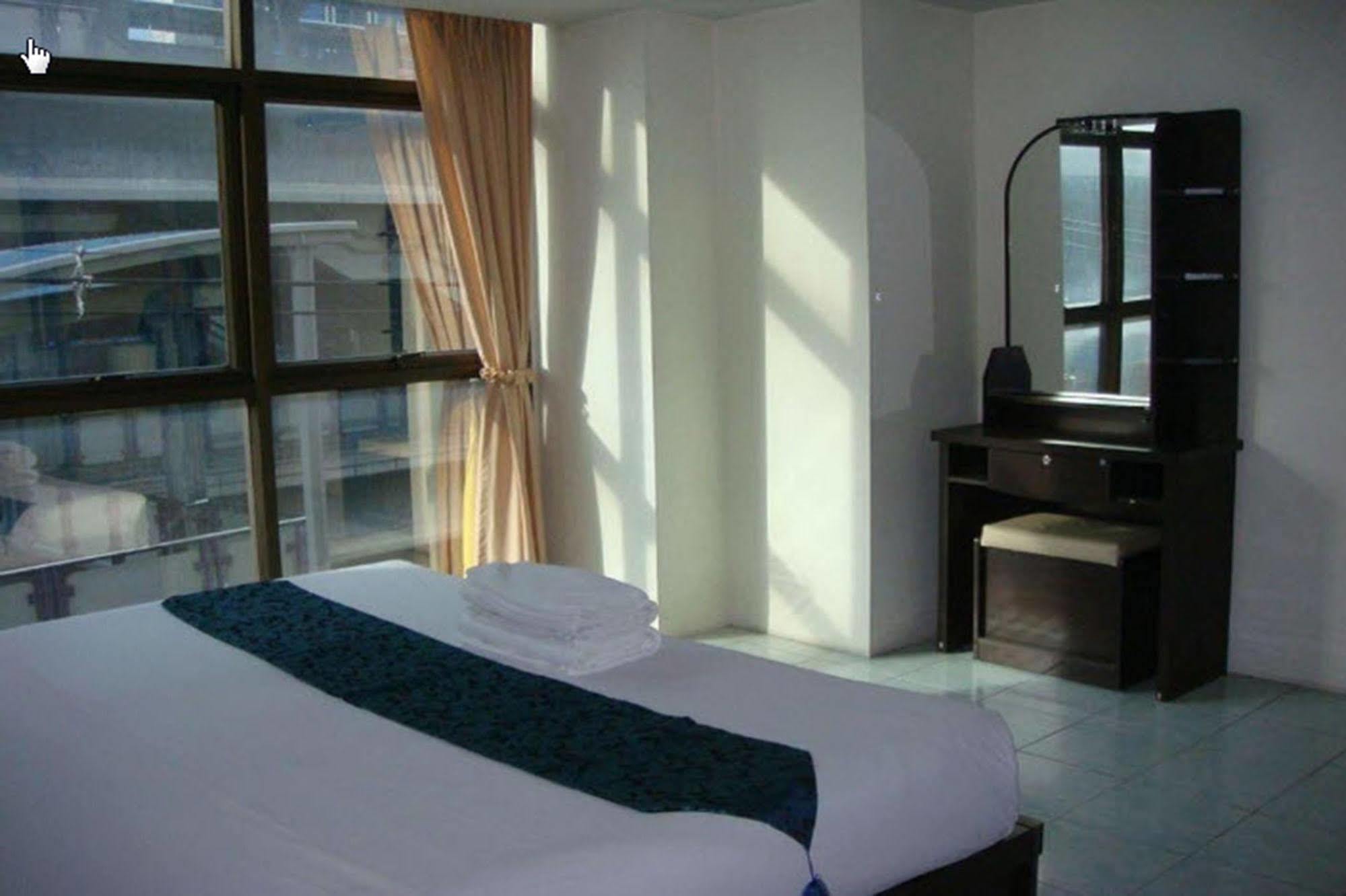 King Royal Garden Inn Bangkok Exterior photo